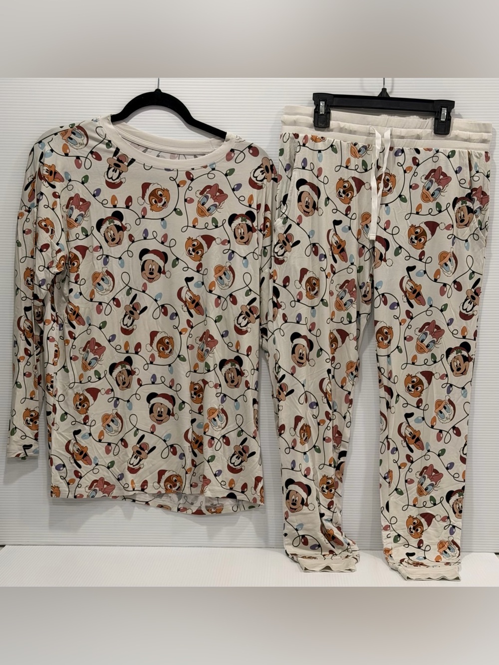 Women’s Mickey Mouse Cream Holiday Character Pajama Set - Cozy Long Sleeve & Pan